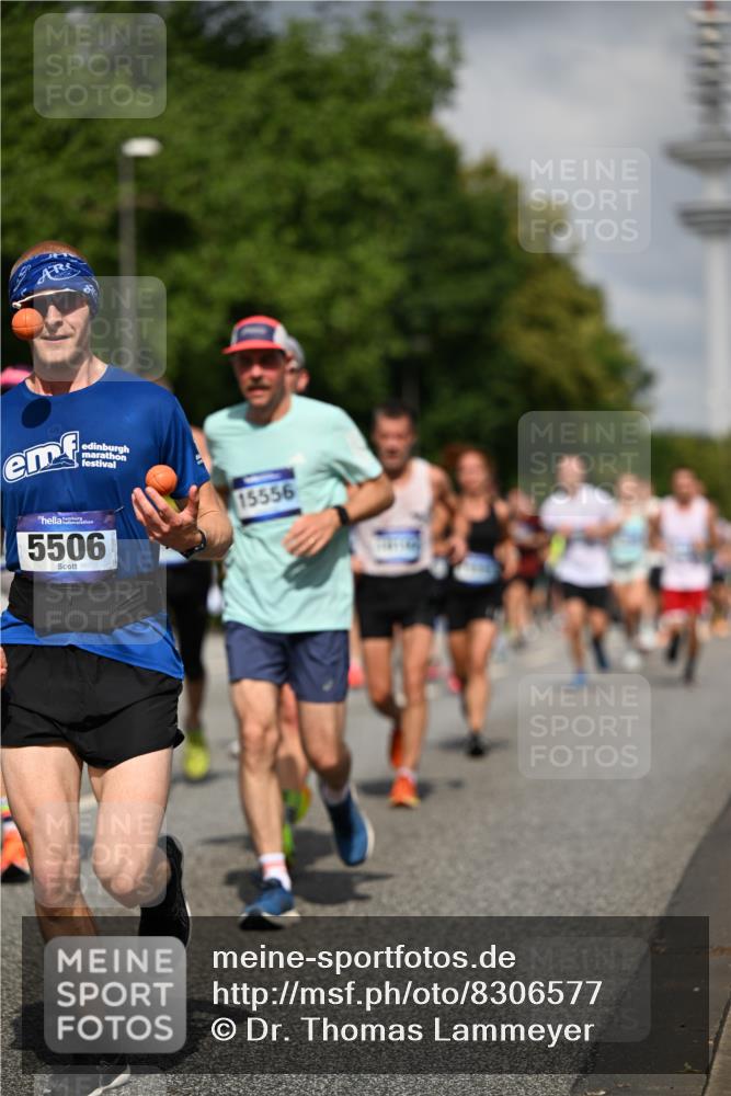 29.06.2025 - hella hamburg halbmarathon Dr. Thomas Lammeyer http://msf.ph/oto/8306577 29.06.2025 09:54:30 Kennedybrücke 1256, 1441, 1677, 1962, 2546, 2579, 3056, 4888, 4889, 4893, 5026, 5087, 5472, 5506, 5752, 5916, 6080, 6429, 6639, 6721, 6901, 7110, 7116, 7284, 7635, 8091, 8122, 8319, 8574, 8966, 9313, 10064, 10469, 10783, 11284 meine-sportfotos.de