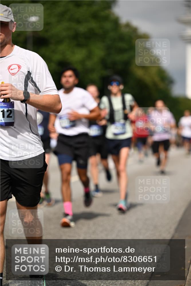 29.06.2025 - hella hamburg halbmarathon Dr. Thomas Lammeyer http://msf.ph/oto/8306651 29.06.2025 10:16:45 Kennedybrücke 1020, 1051, 2531, 2942, 3360, 3363, 4187, 4532, 6489, 7014, 7873, 8398, 8405, 8917, 9705, 10067, 10402, 10409, 11025 meine-sportfotos.de