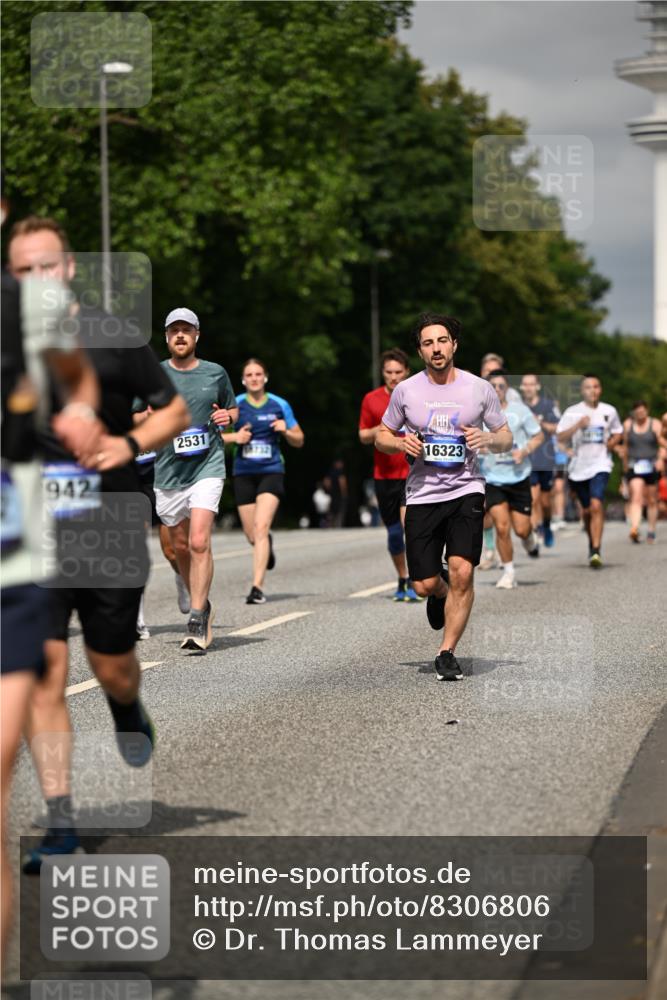 29.06.2025 - hella hamburg halbmarathon Dr. Thomas Lammeyer http://msf.ph/oto/8306806 29.06.2025 10:16:47 Kennedybrücke 1020, 1051, 2531, 2942, 3360, 3363, 4187, 4532, 6489, 7014, 7873, 8398, 8405, 8917, 9705, 10067, 10409, 11025 meine-sportfotos.de