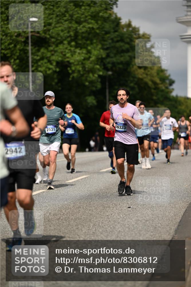 29.06.2025 - hella hamburg halbmarathon Dr. Thomas Lammeyer http://msf.ph/oto/8306812 29.06.2025 10:16:47 Kennedybrücke 1020, 1051, 2531, 2942, 3360, 3363, 4187, 4532, 6489, 7014, 7873, 8398, 8405, 8917, 9705, 10067, 10409, 11025 meine-sportfotos.de