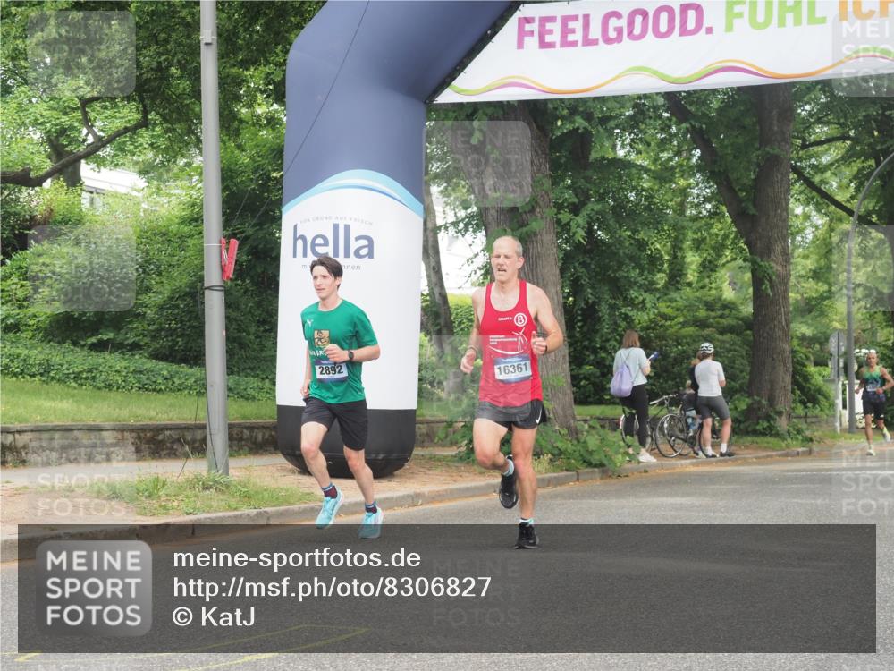 29.06.2025 - hella hamburg halbmarathon KatJ http://msf.ph/oto/8306827 29.06.2025 10:14:39 Zwischen KM18-KM19 2892, 7142, 7855 meine-sportfotos.de