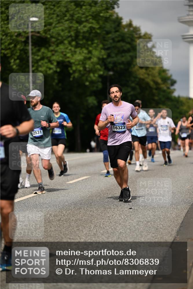 29.06.2025 - hella hamburg halbmarathon Dr. Thomas Lammeyer http://msf.ph/oto/8306839 29.06.2025 10:16:48 Kennedybrücke 1020, 1051, 2531, 2942, 3360, 3363, 4187, 4532, 6489, 7014, 7873, 8398, 8405, 9705, 10067, 10409, 11025 meine-sportfotos.de