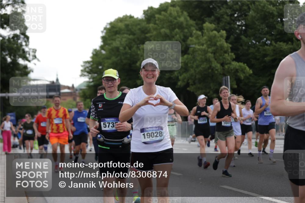 29.06.2025 - hella hamburg halbmarathon Jannik Wohlers http://msf.ph/oto/8306874 29.06.2025 10:38:01 Lombardsbrücke 1457, 1596, 1721, 1742, 1791, 2113, 2151, 2498, 3010, 3094, 3095, 3216, 3286, 3338, 3635, 3636, 3716, 3777, 3841, 4139, 4155, 4159, 4883, 5085, 5089, 5155, 5300, 5617, 5684, 5735, 6200, 6751, 6930, 7117, 7371, 7561, 7692, 7868, 8635, 8718, 9424, 9699, 10584, 11728, 11812, 12116, 12577, 12675, 12677, 13000, 13200, 13823, 13833, 14016, 14096, 14406, 15101, 15417, 15644, 16061, 16174, 16214, 16465, 16708, 16942, 17091, 17478, 18709 meine-sportfotos.de