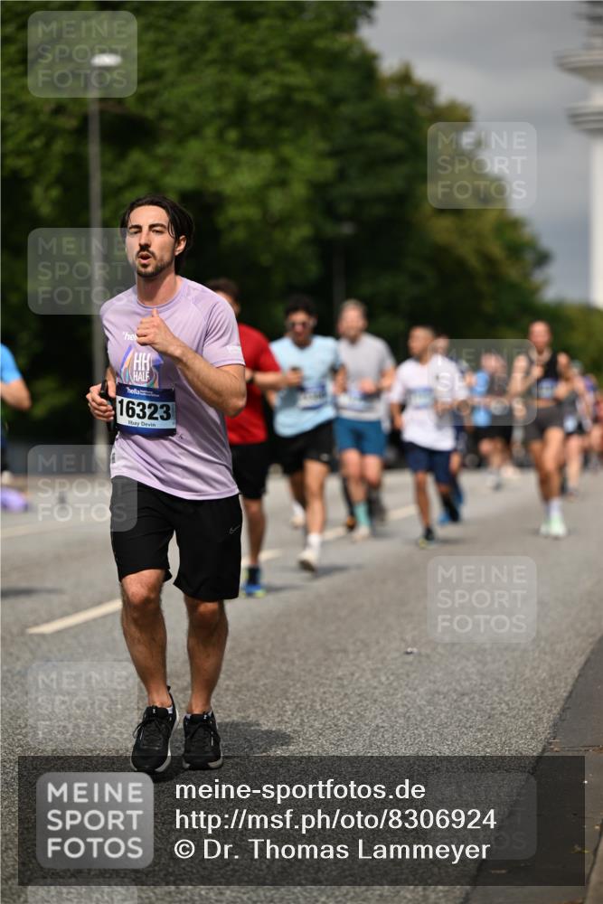 29.06.2025 - hella hamburg halbmarathon Dr. Thomas Lammeyer http://msf.ph/oto/8306924 29.06.2025 10:16:49 Kennedybrücke 1020, 1051, 2531, 2942, 3360, 4187, 4532, 6489, 7014, 7873, 8398, 8405, 9705, 10409, 11025 meine-sportfotos.de