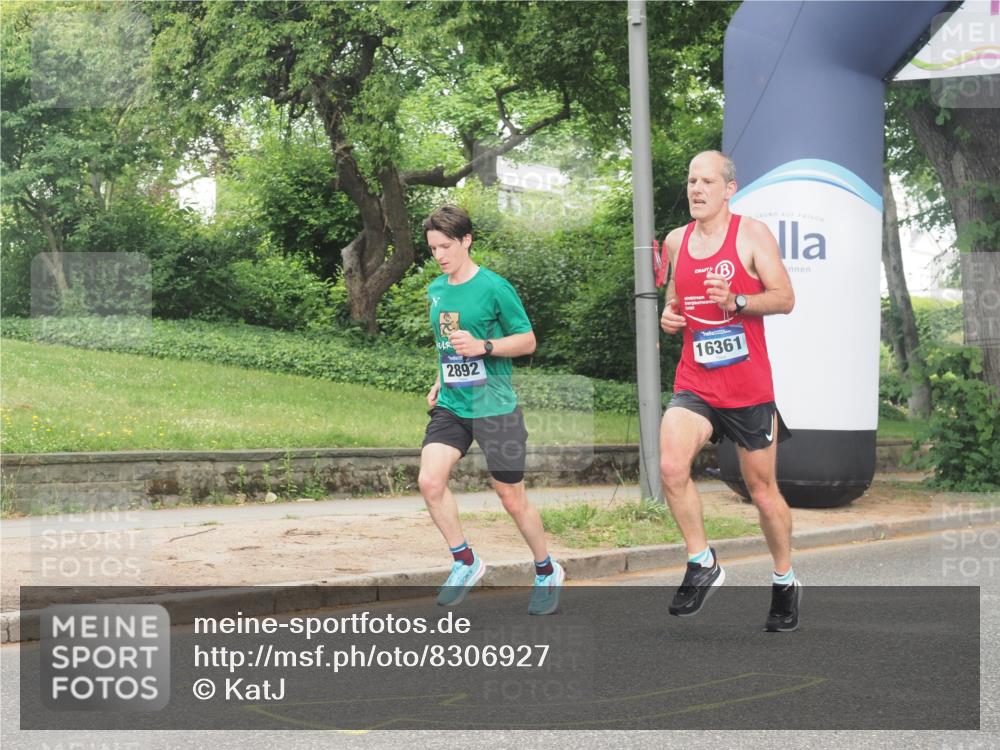 29.06.2025 - hella hamburg halbmarathon KatJ http://msf.ph/oto/8306927 29.06.2025 10:14:40 Zwischen KM18-KM19 2892, 7142, 7855 meine-sportfotos.de