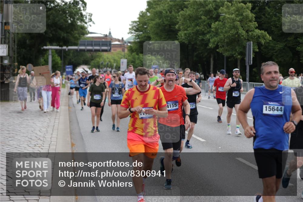 29.06.2025 - hella hamburg halbmarathon Jannik Wohlers http://msf.ph/oto/8306941 29.06.2025 10:38:06 Lombardsbrücke 1721, 1791, 2113, 2151, 2576, 2660, 3010, 3094, 3095, 3216, 3286, 3323, 3338, 3635, 3636, 3726, 3777, 3841, 4028, 4139, 4155, 4159, 4316, 4883, 5085, 5089, 5155, 5617, 5684, 5735, 6695, 6696, 6875, 7117, 7148, 7371, 7561, 7692, 7868, 8635, 8718, 9004, 9424, 9699, 11635, 11697, 11728, 12075, 12116, 12577, 12675, 12677, 13000, 13200, 13823, 13833, 14096, 14406, 15101, 15644, 16174, 16214, 16465, 16708, 16942, 17091, 17250, 17478, 18471, 18709 meine-sportfotos.de