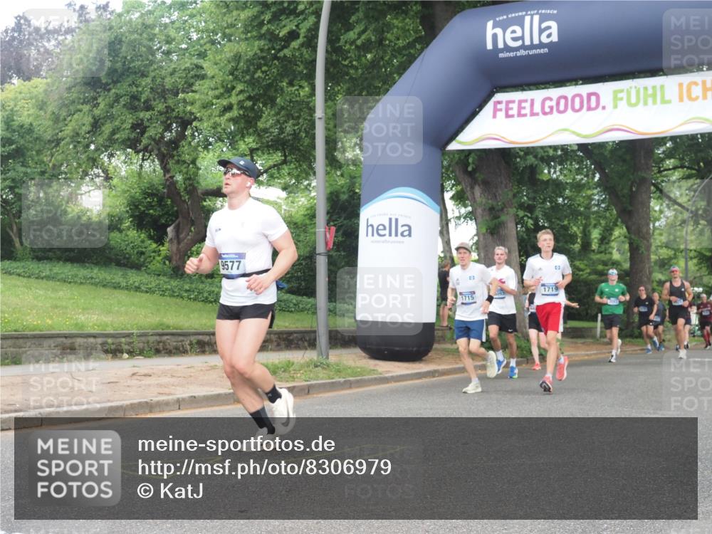 29.06.2025 - hella hamburg halbmarathon KatJ http://msf.ph/oto/8306979 29.06.2025 10:44:05 Zwischen KM18-KM19 1719, 2883, 4951 meine-sportfotos.de