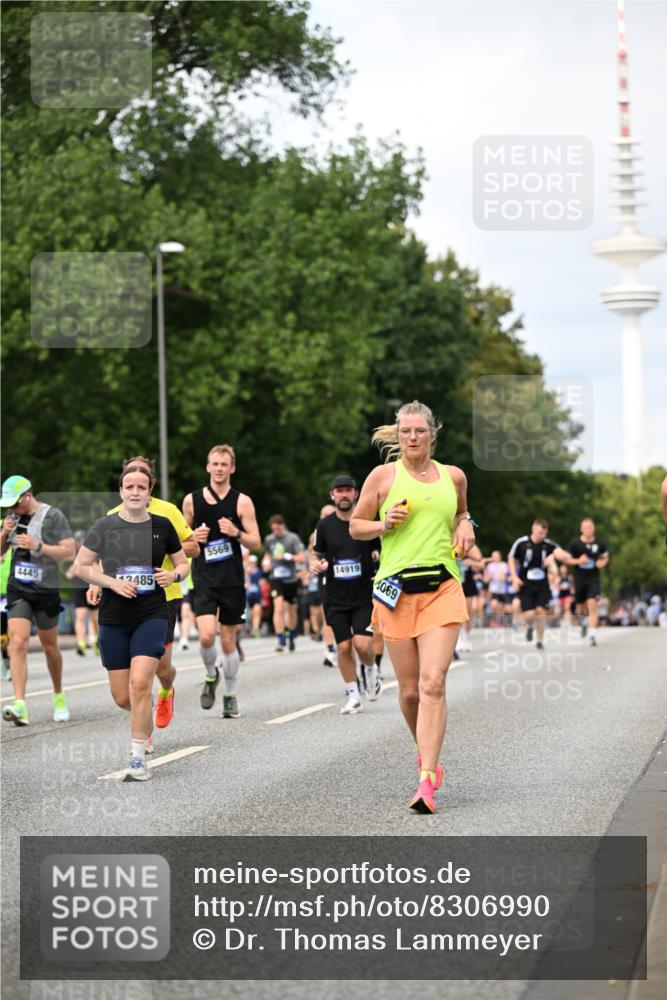 29.06.2025 - hella hamburg halbmarathon Dr. Thomas Lammeyer http://msf.ph/oto/8306990 29.06.2025 10:38:11 Kennedybrücke 1189, 1275, 1764, 1787, 2038, 2276, 2464, 2496, 2933, 3264, 3340, 3345, 3848, 4445, 4824, 4826, 5096, 5141, 5557, 5566, 5569, 5691, 5821, 5822, 5887, 6109, 6364, 6515, 6516, 6574, 6956, 7027, 7324, 7329, 7565, 7633, 7653, 7982, 8157, 8277, 8282, 8349, 8375, 8377, 8383, 8401, 9094, 9875, 9995, 10007, 10048, 10071, 10561, 10564, 11229, 11237, 11338, 11432 meine-sportfotos.de
