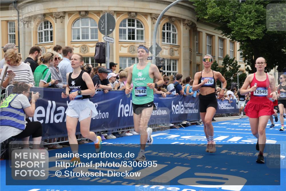 29.06.2025 - hella hamburg halbmarathon Strokosch-Dieckow http://msf.ph/oto/8306995 29.06.2025 10:56:08 Ziel 1180, 1193, 3042, 3058, 4594, 4813, 5465, 5492, 5570, 7594, 8330, 8639, 9903, 9907, 10789, 12348, 12545, 14363, 15484, 16113, 16634, 17468, 17640, 17642, 18212, 19152 meine-sportfotos.de