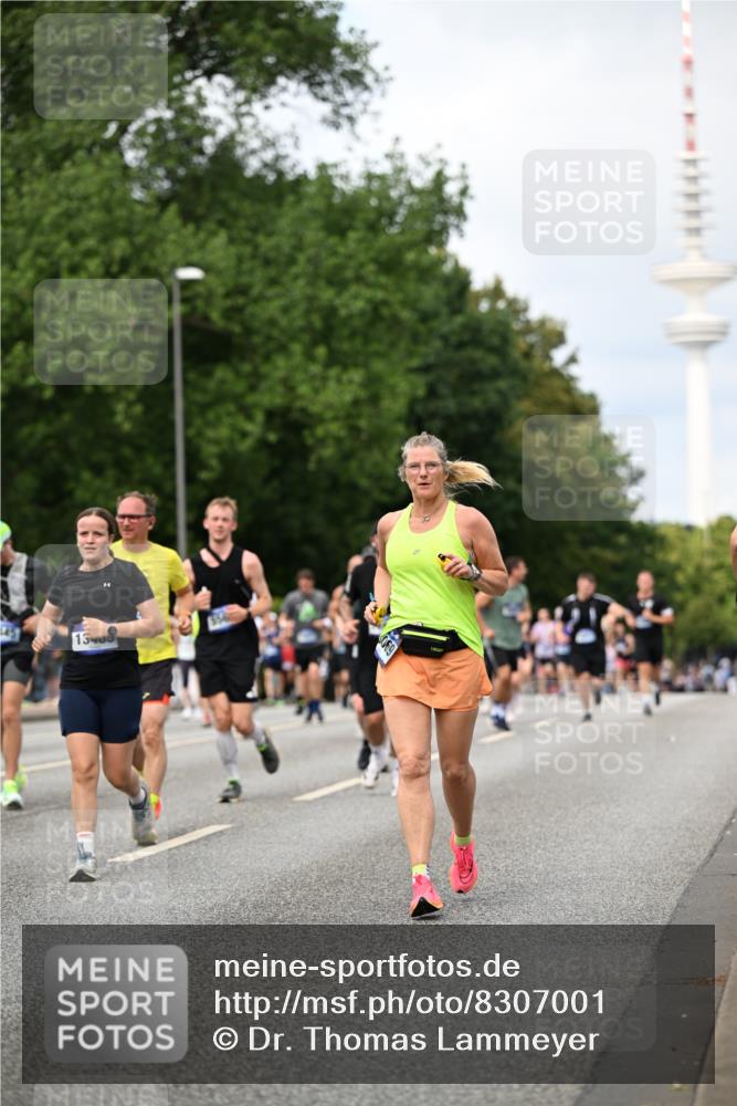 29.06.2025 - hella hamburg halbmarathon Dr. Thomas Lammeyer http://msf.ph/oto/8307001 29.06.2025 10:38:12 Kennedybrücke 1189, 1275, 1764, 1787, 2038, 2276, 2464, 2496, 2933, 3264, 3340, 3345, 3848, 4445, 4824, 4826, 5096, 5141, 5557, 5566, 5569, 5691, 5821, 5822, 5887, 6109, 6364, 6515, 6516, 6574, 6956, 7027, 7324, 7329, 7565, 7633, 7653, 7982, 8157, 8277, 8282, 8349, 8375, 8377, 8383, 8401, 9094, 9875, 10007, 10048, 10071, 10561, 10564, 11229, 11237, 11338, 11432 meine-sportfotos.de