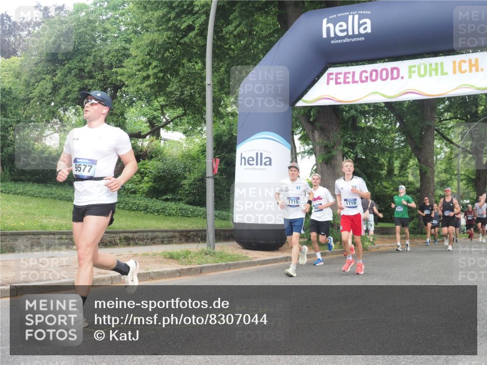29.06.2025 - hella hamburg halbmarathon KatJ http://msf.ph/oto/8307044 29.06.2025 10:44:06 Zwischen KM18-KM19 1715, 1719, 2883, 4467 meine-sportfotos.de