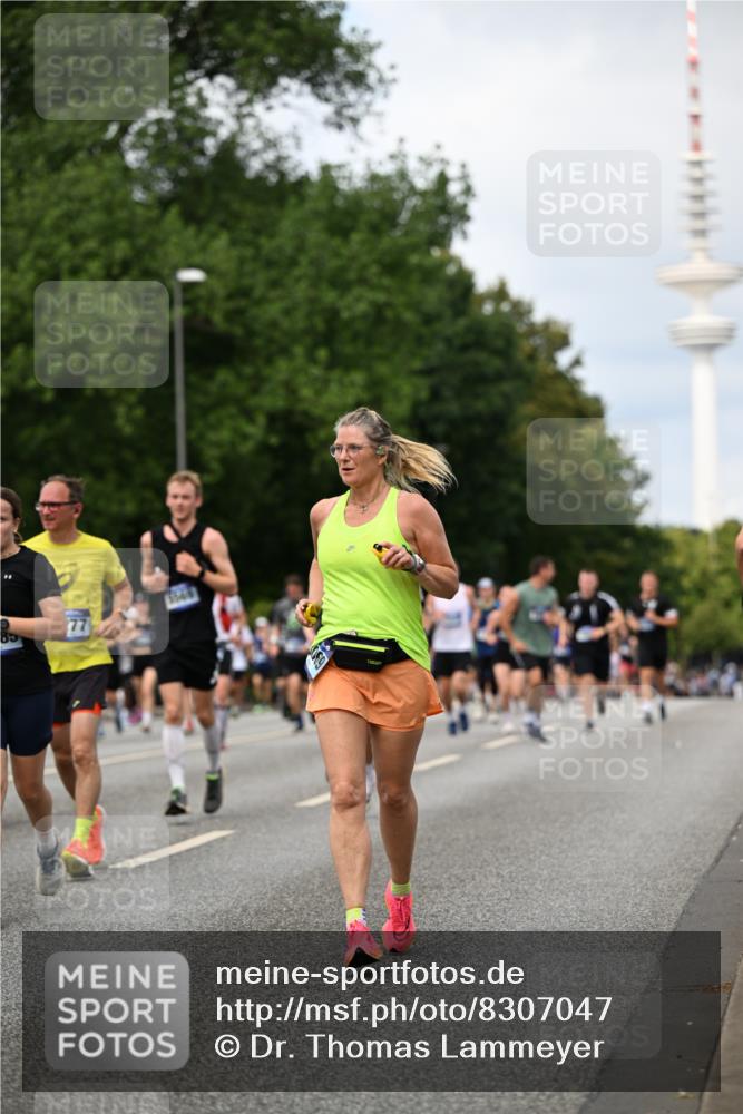 29.06.2025 - hella hamburg halbmarathon Dr. Thomas Lammeyer http://msf.ph/oto/8307047 29.06.2025 10:38:12 Kennedybrücke 1189, 1275, 1764, 1787, 2038, 2276, 2464, 2496, 2933, 3264, 3340, 3345, 3848, 4445, 4824, 4826, 5096, 5141, 5557, 5566, 5569, 5691, 5821, 5822, 5887, 6109, 6364, 6515, 6516, 6574, 6956, 7027, 7324, 7329, 7565, 7633, 7653, 7982, 8157, 8277, 8282, 8349, 8375, 8377, 8383, 8401, 9094, 9875, 10007, 10048, 10071, 10561, 10564, 11229, 11237, 11338, 11432 meine-sportfotos.de