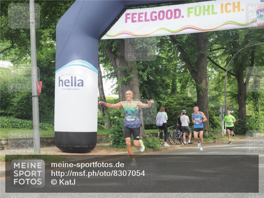 29.06.2025 - hella hamburg halbmarathon KatJ http://msf.ph/oto/8307054 29.06.2025 10:14:44 Zwischen KM18-KM19 2892, 7142 meine-sportfotos.de