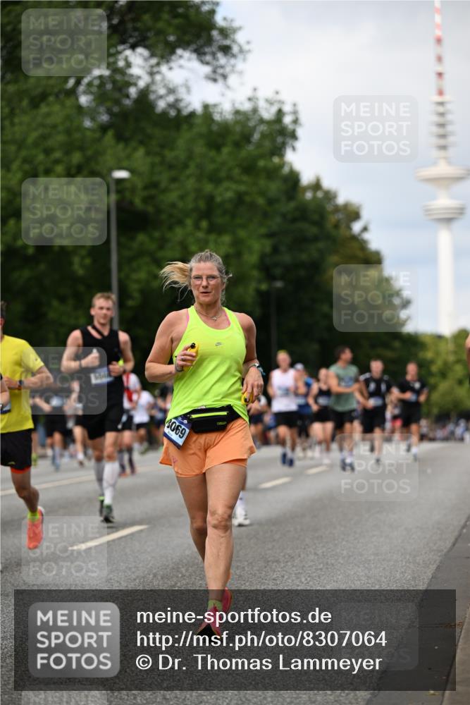 29.06.2025 - hella hamburg halbmarathon Dr. Thomas Lammeyer http://msf.ph/oto/8307064 29.06.2025 10:38:13 Kennedybrücke 1189, 1275, 1764, 1787, 2038, 2276, 2464, 2496, 2933, 3264, 3340, 3345, 3848, 4445, 4824, 4826, 5096, 5141, 5557, 5566, 5569, 5691, 5821, 5822, 5887, 6109, 6364, 6515, 6516, 6574, 7027, 7324, 7329, 7565, 7633, 7653, 7982, 8157, 8202, 8277, 8282, 8349, 8375, 8377, 8383, 8401, 9094, 9875, 10007, 10048, 10071, 10561, 10564, 11229, 11338, 11432 meine-sportfotos.de
