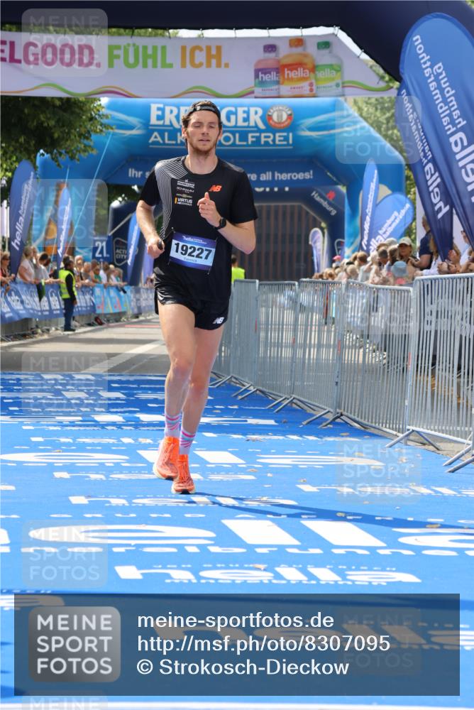 29.06.2025 - hella hamburg halbmarathon Strokosch-Dieckow http://msf.ph/oto/8307095 29.06.2025 10:14:27 Ziel 19227 meine-sportfotos.de