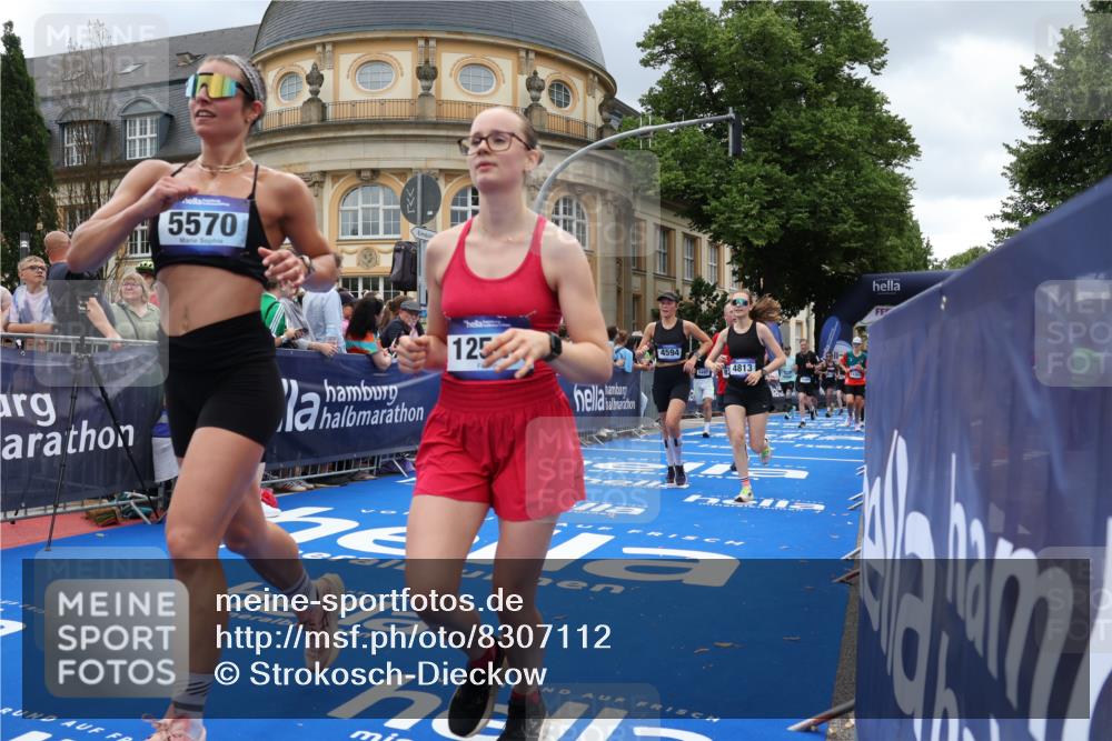 29.06.2025 - hella hamburg halbmarathon Strokosch-Dieckow http://msf.ph/oto/8307112 29.06.2025 10:56:09 Ziel 1180, 1193, 3058, 4594, 4813, 5465, 5492, 5570, 7594, 8330, 8639, 9903, 9907, 10789, 12348, 12545, 14363, 15484, 16113, 16634, 17468, 17640, 17642, 18212, 19152 meine-sportfotos.de