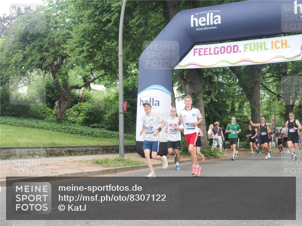 29.06.2025 - hella hamburg halbmarathon KatJ http://msf.ph/oto/8307122 29.06.2025 10:44:06 Zwischen KM18-KM19 1715, 1719, 2883, 4467 meine-sportfotos.de
