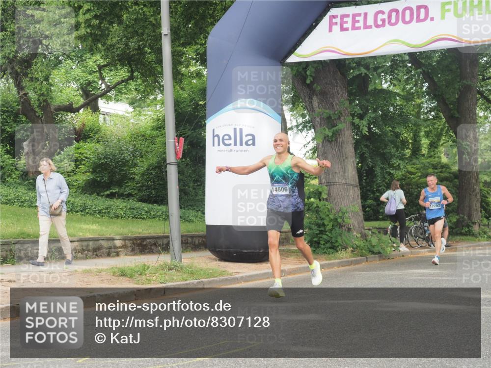 29.06.2025 - hella hamburg halbmarathon KatJ http://msf.ph/oto/8307128 29.06.2025 10:14:45 Zwischen KM18-KM19 2892 meine-sportfotos.de