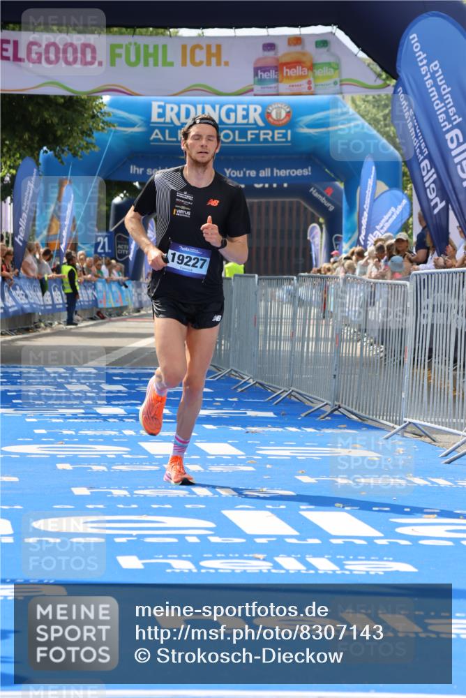 29.06.2025 - hella hamburg halbmarathon Strokosch-Dieckow http://msf.ph/oto/8307143 29.06.2025 10:14:27 Ziel 19227 meine-sportfotos.de