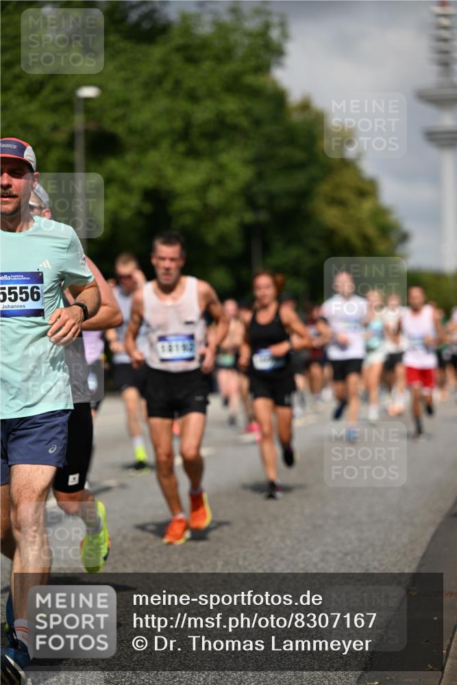 29.06.2025 - hella hamburg halbmarathon Dr. Thomas Lammeyer http://msf.ph/oto/8307167 29.06.2025 09:54:31 Kennedybrücke 1256, 1441, 1677, 1962, 2546, 2579, 3056, 4888, 4889, 4893, 5026, 5087, 5472, 5506, 5752, 5916, 6080, 6429, 6639, 6721, 6901, 7110, 7116, 7284, 7635, 8091, 8122, 8319, 8574, 8966, 9313, 9833, 10064, 10415, 10469, 11284 meine-sportfotos.de