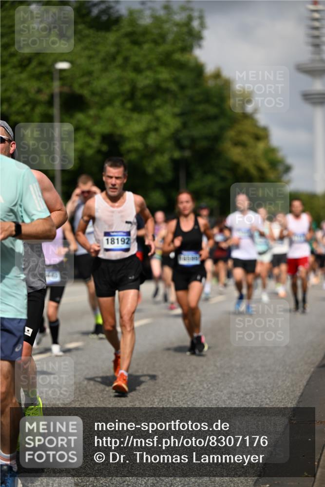 29.06.2025 - hella hamburg halbmarathon Dr. Thomas Lammeyer http://msf.ph/oto/8307176 29.06.2025 09:54:31 Kennedybrücke 1256, 1441, 1677, 1962, 2546, 2579, 3056, 4888, 4889, 4893, 5026, 5087, 5472, 5506, 5752, 5916, 6080, 6429, 6639, 6721, 6901, 7110, 7116, 7284, 7635, 8091, 8122, 8319, 8574, 8966, 9313, 9833, 10064, 10415, 10469, 11284 meine-sportfotos.de
