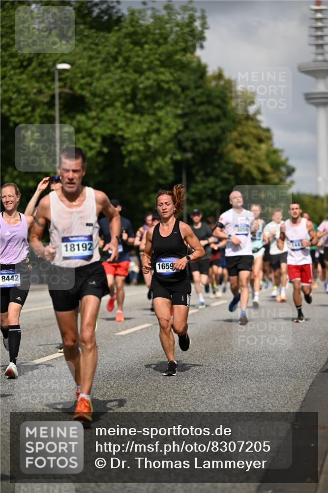 29.06.2025 - hella hamburg halbmarathon Dr. Thomas Lammeyer http://msf.ph/oto/8307205 29.06.2025 09:54:31 Kennedybrücke 1256, 1441, 1677, 1962, 2546, 2579, 3056, 4888, 4889, 4893, 5026, 5087, 5472, 5506, 5752, 5916, 6080, 6429, 6639, 6721, 6901, 7110, 7116, 7284, 7635, 8091, 8122, 8319, 8574, 8966, 9313, 9833, 10064, 10415, 10469, 11284 meine-sportfotos.de