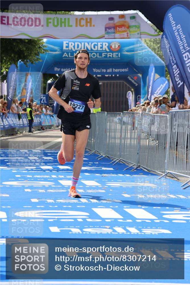 29.06.2025 - hella hamburg halbmarathon Strokosch-Dieckow http://msf.ph/oto/8307214 29.06.2025 10:14:27 Ziel 19227 meine-sportfotos.de