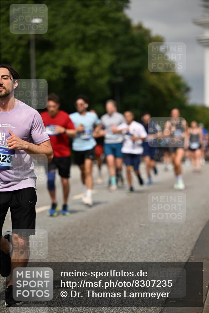 29.06.2025 - hella hamburg halbmarathon Dr. Thomas Lammeyer http://msf.ph/oto/8307235 29.06.2025 10:16:50 Kennedybrücke 1020, 1051, 2531, 2942, 3360, 4187, 4532, 6489, 7014, 7873, 8398, 8405, 9705, 10409, 10581 meine-sportfotos.de