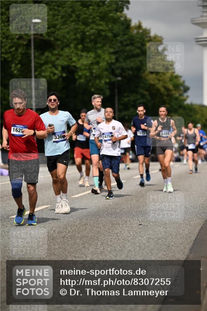 29.06.2025 - hella hamburg halbmarathon Dr. Thomas Lammeyer http://msf.ph/oto/8307255 29.06.2025 10:16:51 Kennedybrücke 1020, 1051, 2531, 2942, 3360, 4187, 4532, 6489, 7873, 8398, 8405, 9705, 10409, 10581 meine-sportfotos.de