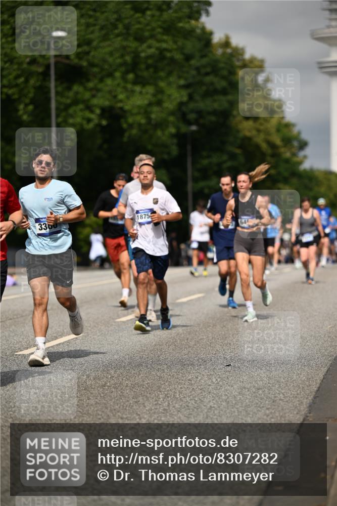 29.06.2025 - hella hamburg halbmarathon Dr. Thomas Lammeyer http://msf.ph/oto/8307282 29.06.2025 10:16:51 Kennedybrücke 1020, 1051, 2531, 2942, 3360, 4187, 4532, 6489, 7873, 8398, 8405, 9705, 10409, 10581 meine-sportfotos.de