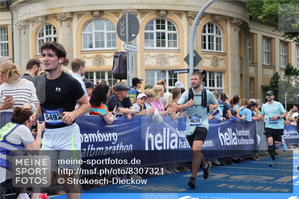 29.06.2025 - hella hamburg halbmarathon Strokosch-Dieckow http://msf.ph/oto/8307321 29.06.2025 10:56:12 Ziel 1193, 4594, 4813, 5465, 5492, 5570, 7547, 8330, 8639, 9903, 9907, 10789, 12348, 12545, 14363, 15484, 16113, 16375, 16634, 17468, 17640, 17642, 18117, 18495, 18652, 18741, 19152 meine-sportfotos.de