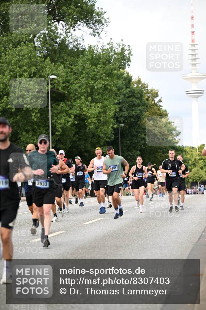 29.06.2025 - hella hamburg halbmarathon Dr. Thomas Lammeyer http://msf.ph/oto/8307403 29.06.2025 10:38:16 Kennedybrücke 1025, 1705, 1764, 1787, 2038, 2276, 2464, 2496, 2511, 2933, 3264, 3340, 3345, 3848, 4445, 4824, 4826, 5096, 5566, 5569, 5691, 5887, 6034, 6109, 6364, 6515, 6516, 6574, 6718, 6727, 7027, 7324, 7329, 7565, 7653, 7982, 8202, 8277, 8282, 8349, 8375, 8377, 8401, 9094, 9875, 10007, 10048, 10071, 10561, 10564, 11229, 11338, 11432 meine-sportfotos.de