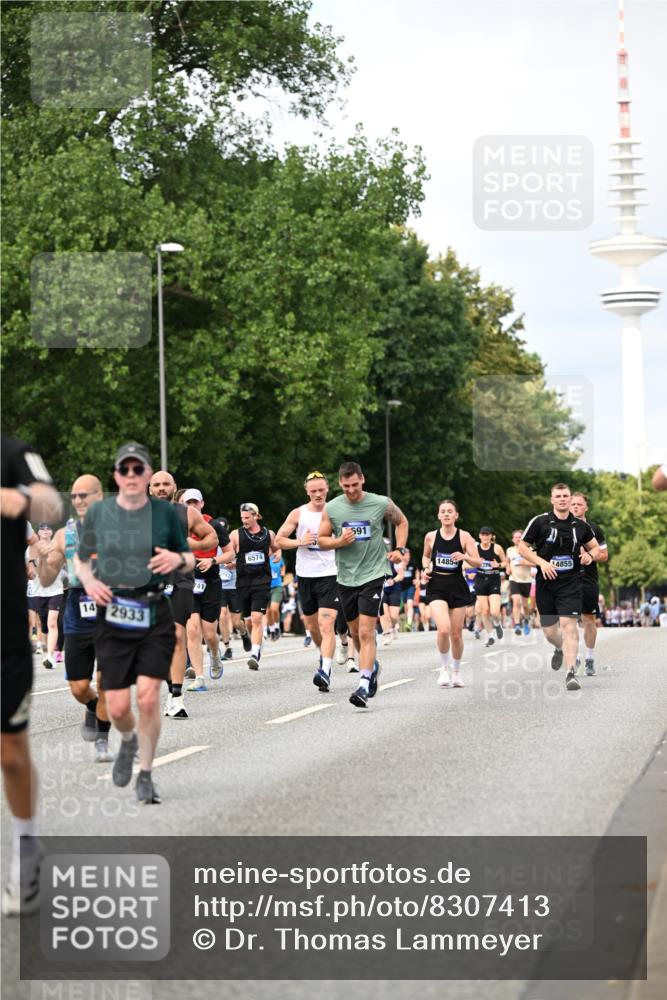 29.06.2025 - hella hamburg halbmarathon Dr. Thomas Lammeyer http://msf.ph/oto/8307413 29.06.2025 10:38:16 Kennedybrücke 1025, 1705, 1764, 1787, 2038, 2276, 2464, 2496, 2511, 2933, 3264, 3340, 3345, 3848, 4445, 4824, 4826, 5096, 5566, 5569, 5691, 5887, 6034, 6109, 6364, 6515, 6516, 6574, 6718, 6727, 7027, 7324, 7329, 7565, 7653, 7982, 8202, 8277, 8282, 8349, 8375, 8377, 8401, 9094, 9875, 10007, 10048, 10071, 10561, 10564, 11229, 11338, 11432 meine-sportfotos.de
