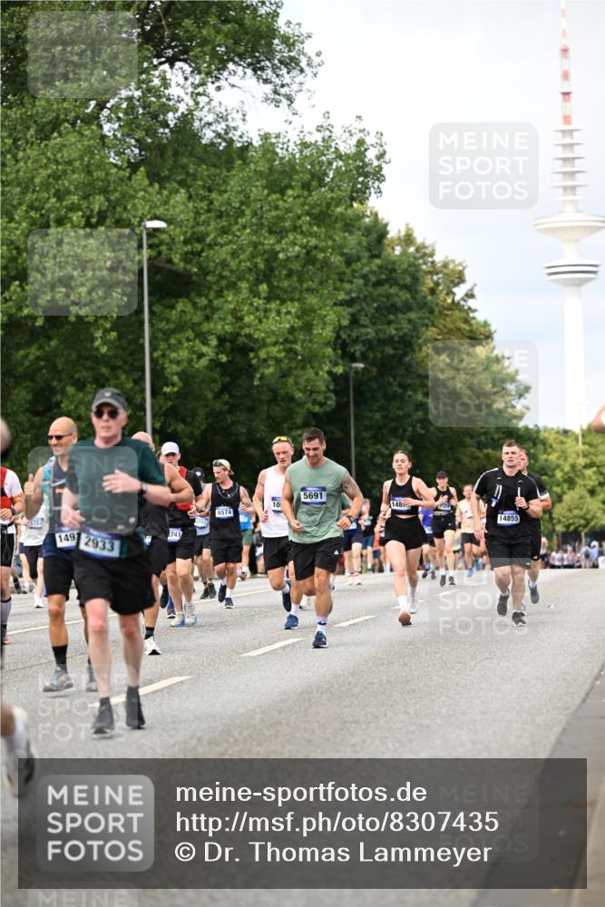 29.06.2025 - hella hamburg halbmarathon Dr. Thomas Lammeyer http://msf.ph/oto/8307435 29.06.2025 10:38:16 Kennedybrücke 1025, 1705, 1764, 1787, 2038, 2276, 2464, 2496, 2511, 2933, 3264, 3340, 3345, 3848, 4445, 4824, 4826, 5096, 5566, 5569, 5691, 5887, 6034, 6109, 6364, 6515, 6516, 6574, 6718, 6727, 7027, 7324, 7329, 7565, 7653, 7982, 8202, 8277, 8282, 8349, 8375, 8377, 8401, 9094, 9875, 10007, 10048, 10071, 10561, 10564, 11229, 11338, 11432 meine-sportfotos.de