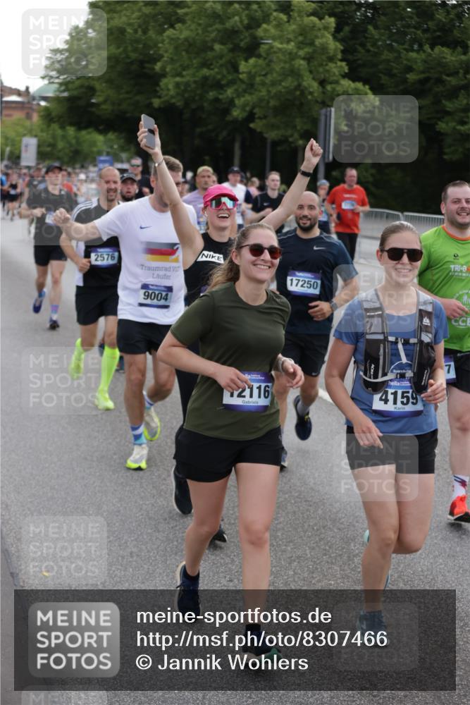 29.06.2025 - hella hamburg halbmarathon Jannik Wohlers http://msf.ph/oto/8307466 29.06.2025 10:38:12 Lombardsbrücke 56, 1721, 2151, 2576, 2660, 2693, 3216, 3323, 3726, 3777, 3841, 4028, 4139, 4155, 4159, 4259, 4260, 4316, 4883, 5085, 5089, 5155, 5617, 5684, 5735, 5913, 6695, 6696, 6875, 7117, 7148, 7371, 7561, 7692, 7849, 8583, 8635, 8747, 9004, 9424, 11635, 11697, 12072, 12075, 12116, 12577, 13000, 13200, 13823, 14096, 15644, 15755, 16174, 16181, 16214, 16346, 16708, 17091, 17250, 17333, 17478, 18471, 18709 meine-sportfotos.de