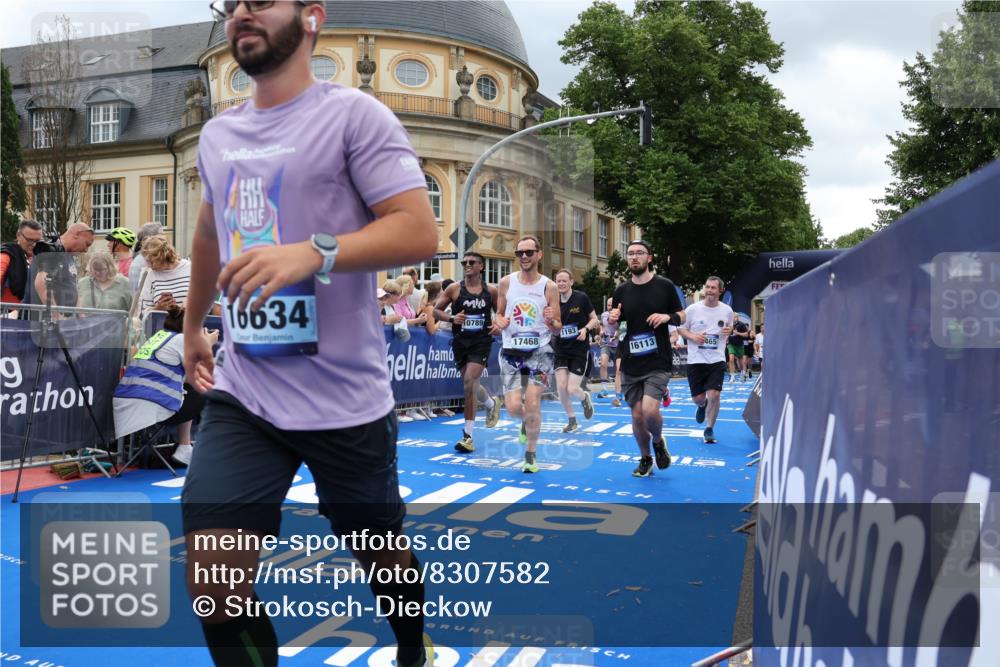 29.06.2025 - hella hamburg halbmarathon Strokosch-Dieckow http://msf.ph/oto/8307582 29.06.2025 10:56:15 Ziel 1193, 4029, 5465, 5492, 5672, 7547, 8330, 8639, 9903, 9907, 10789, 11231, 11309, 12348, 14363, 15300, 15484, 16113, 16375, 16634, 17468, 18117, 18495, 18652, 18741, 19152 meine-sportfotos.de