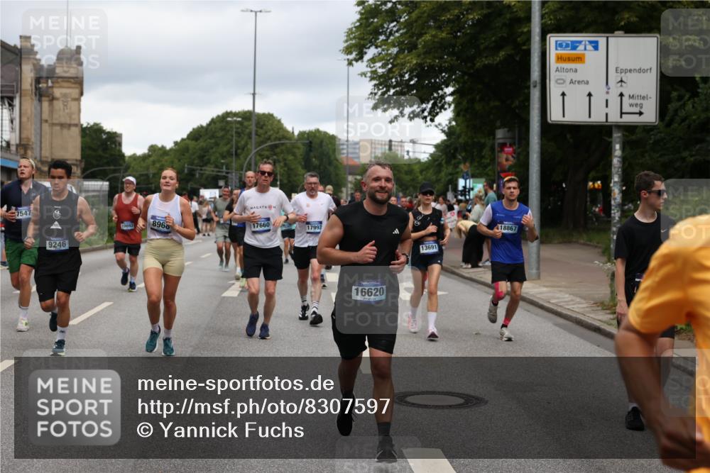 29.06.2025 - hella hamburg halbmarathon Yannick Fuchs http://msf.ph/oto/8307597 29.06.2025 10:50:26 20KM 1583, 1877, 1955, 2083, 2378, 2741, 3413, 4152, 4594, 4813, 5418, 5492, 5570, 5744, 7037, 7547, 8542, 8652, 8669, 8968, 8996, 9246, 9622, 9884, 9903, 9907, 10084, 10093, 10665, 11870, 12348, 12590, 12712, 13394, 13691, 13750, 14408, 14588, 14678, 14867, 15097, 15407, 15431, 15695, 16008, 16009, 16121, 16620, 16634, 16679, 17268, 17660, 17993, 18117, 18719, 18867, 18899, 19091 meine-sportfotos.de