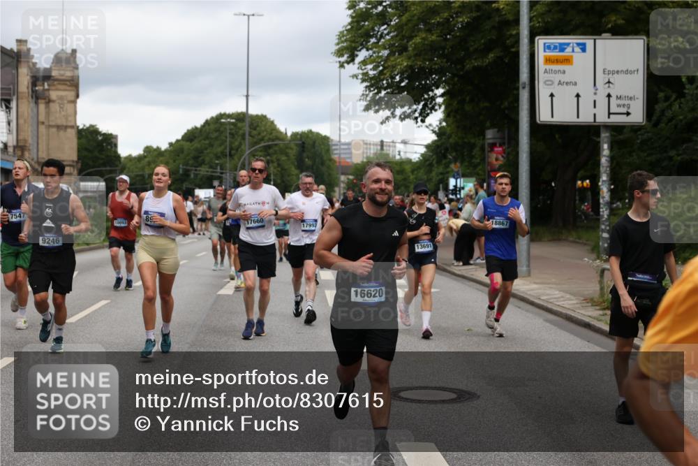 29.06.2025 - hella hamburg halbmarathon Yannick Fuchs http://msf.ph/oto/8307615 29.06.2025 10:50:26 20KM 1583, 1877, 1955, 2083, 2378, 2741, 3413, 4152, 4594, 4813, 5418, 5492, 5570, 5744, 7037, 7547, 8542, 8652, 8669, 8968, 8996, 9246, 9622, 9884, 9903, 9907, 10084, 10093, 10665, 11870, 12348, 12590, 12712, 13394, 13691, 13750, 14408, 14588, 14678, 14867, 15097, 15407, 15431, 15695, 16008, 16009, 16121, 16620, 16634, 16679, 17268, 17660, 17993, 18117, 18719, 18867, 18899, 19091 meine-sportfotos.de