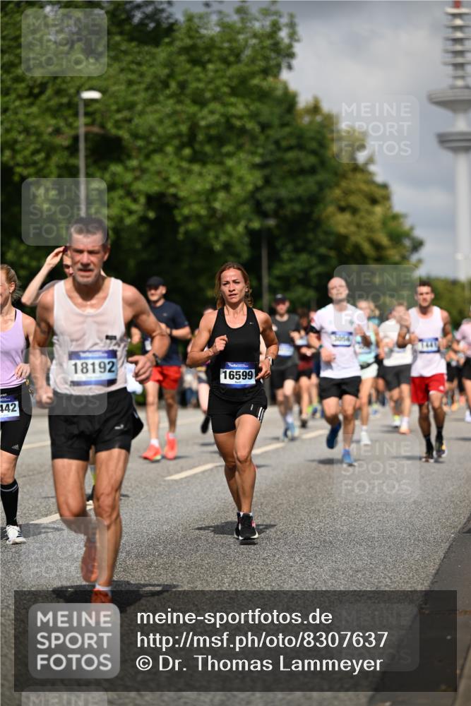 29.06.2025 - hella hamburg halbmarathon Dr. Thomas Lammeyer http://msf.ph/oto/8307637 29.06.2025 09:54:31 Kennedybrücke 1256, 1441, 1677, 1962, 2546, 2579, 3056, 4888, 4889, 4893, 5026, 5087, 5472, 5506, 5752, 5916, 6080, 6429, 6639, 6721, 6901, 7110, 7116, 7284, 7635, 8091, 8122, 8319, 8574, 8966, 9313, 9833, 10064, 10415, 10469, 11284 meine-sportfotos.de