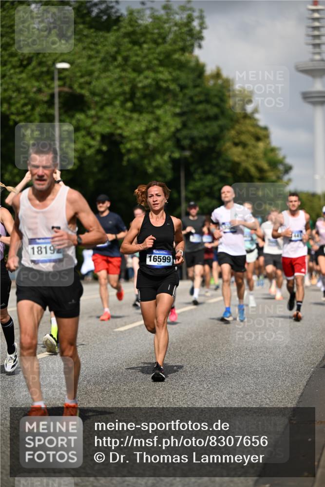 29.06.2025 - hella hamburg halbmarathon Dr. Thomas Lammeyer http://msf.ph/oto/8307656 29.06.2025 09:54:32 Kennedybrücke 1256, 1441, 1677, 1962, 2546, 2579, 3056, 4854, 4888, 4889, 4893, 5026, 5087, 5472, 5506, 5752, 5916, 6080, 6429, 6639, 6721, 6901, 7110, 7116, 7284, 7635, 8091, 8122, 8319, 8574, 8966, 9313, 9755, 9833, 10064, 10415, 10469, 11284 meine-sportfotos.de