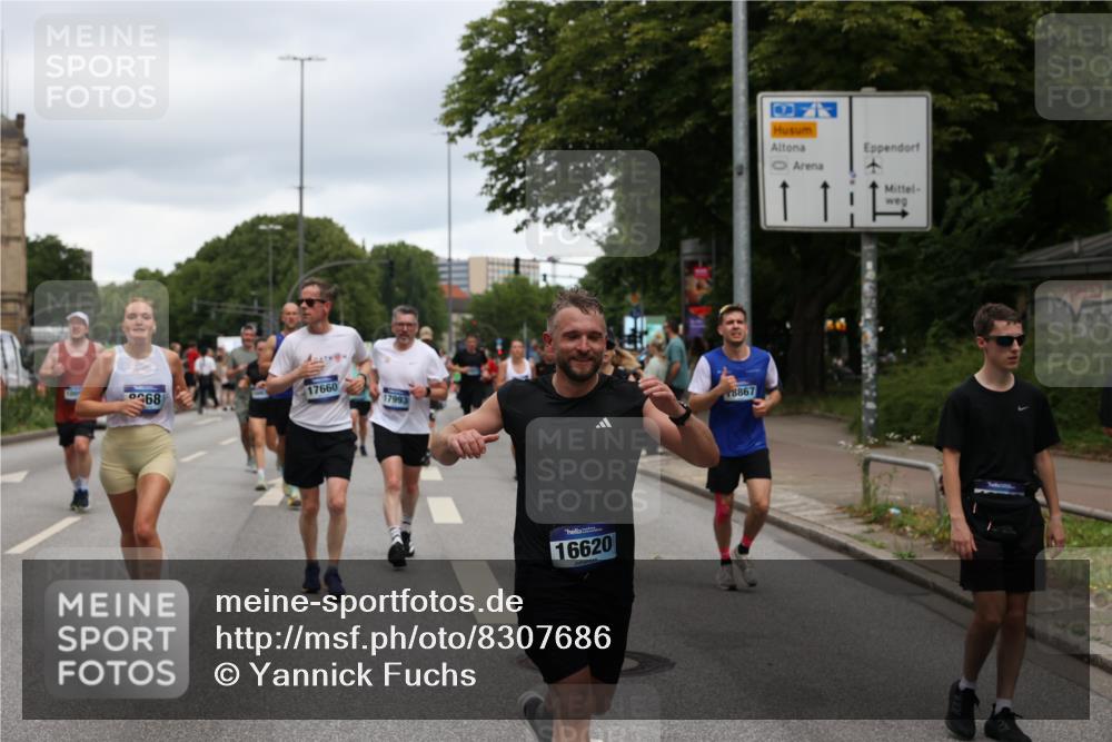 29.06.2025 - hella hamburg halbmarathon Yannick Fuchs http://msf.ph/oto/8307686 29.06.2025 10:50:27 20KM 1583, 1877, 1955, 2083, 2741, 3413, 4152, 4594, 4813, 5418, 5492, 5570, 5744, 6399, 7037, 7547, 8542, 8652, 8669, 8968, 8996, 9246, 9884, 9903, 9907, 9934, 10084, 10093, 10665, 11870, 12348, 12590, 12712, 13394, 13666, 13691, 13750, 14408, 14588, 14678, 14867, 15097, 15407, 15431, 15695, 16008, 16009, 16121, 16620, 16634, 16679, 17268, 17660, 17993, 18117, 18719, 18867, 18899, 19091 meine-sportfotos.de
