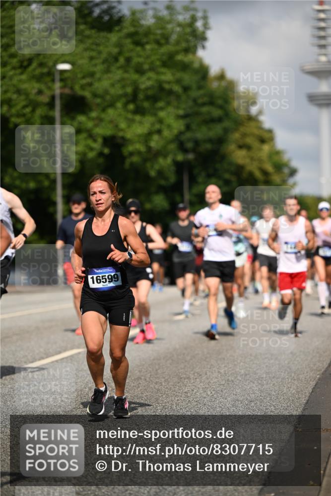 29.06.2025 - hella hamburg halbmarathon Dr. Thomas Lammeyer http://msf.ph/oto/8307715 29.06.2025 09:54:32 Kennedybrücke 1256, 1441, 1677, 1962, 2546, 2579, 3056, 4854, 4888, 4889, 4893, 5026, 5087, 5472, 5506, 5752, 5916, 6080, 6429, 6639, 6721, 6901, 7110, 7116, 7284, 7635, 8091, 8122, 8319, 8574, 8966, 9313, 9755, 9833, 10064, 10415, 10469, 11284 meine-sportfotos.de