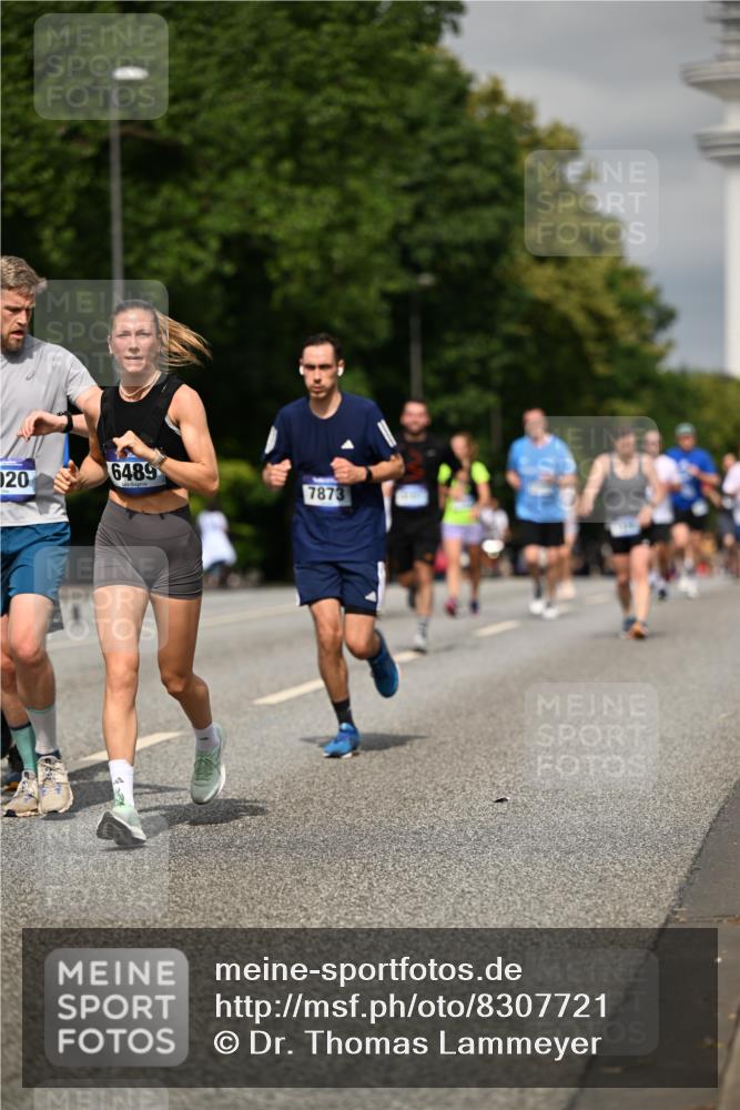 29.06.2025 - hella hamburg halbmarathon Dr. Thomas Lammeyer http://msf.ph/oto/8307721 29.06.2025 10:16:54 Kennedybrücke 1020, 1051, 1328, 2531, 2942, 3360, 4187, 4532, 4554, 5597, 5598, 6489, 7873, 8115, 8398, 8405, 9527, 9705, 10409, 10581 meine-sportfotos.de