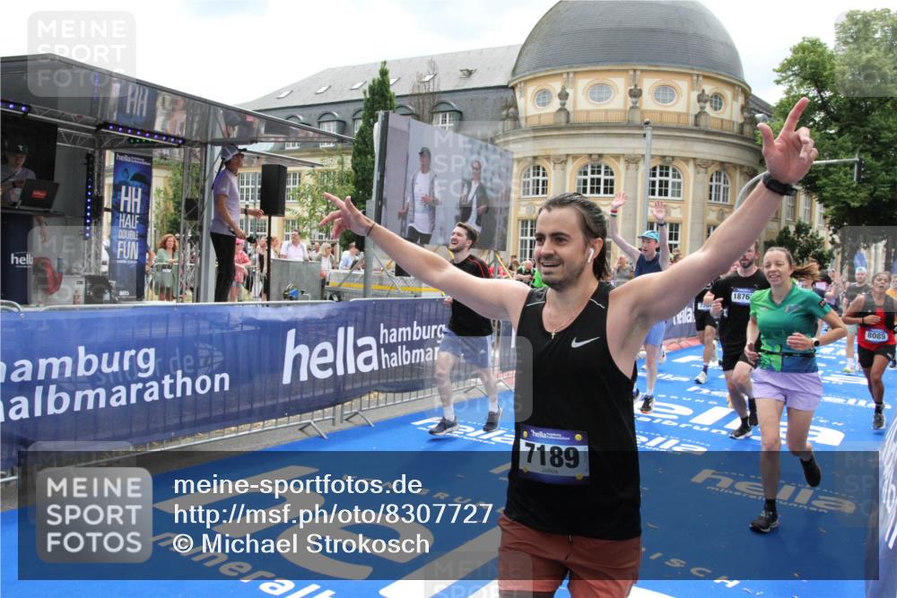 29.06.2025 - hella hamburg halbmarathon Michael Strokosch http://msf.ph/oto/8307727 29.06.2025 10:58:04 Ziel 1200, 1611, 2025, 3093, 3141, 3575, 4319, 4579, 6531, 6892, 7159, 7189, 8089, 10036, 11832, 12378, 12773, 13465, 14881, 15090, 15527, 18762 meine-sportfotos.de