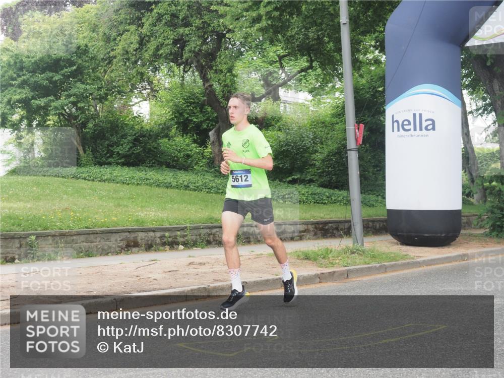 29.06.2025 - hella hamburg halbmarathon KatJ http://msf.ph/oto/8307742 29.06.2025 10:14:49 Zwischen KM18-KM19 5612 meine-sportfotos.de