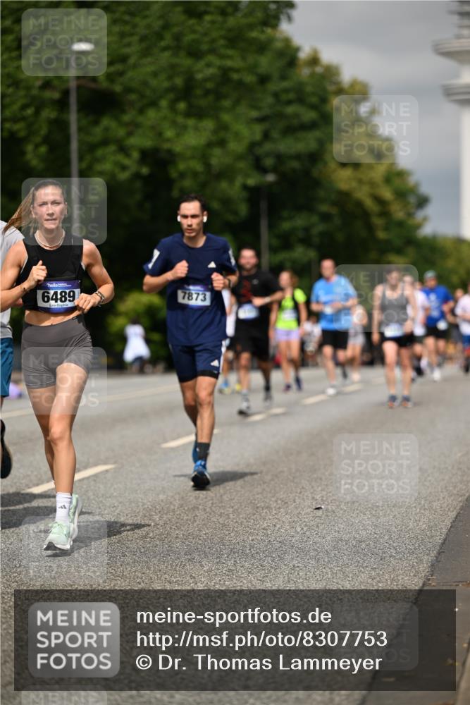 29.06.2025 - hella hamburg halbmarathon Dr. Thomas Lammeyer http://msf.ph/oto/8307753 29.06.2025 10:16:54 Kennedybrücke 1020, 1051, 1328, 2531, 2942, 3360, 4187, 4532, 4554, 5597, 5598, 6489, 7873, 8115, 8398, 8405, 9527, 9705, 10409, 10581 meine-sportfotos.de