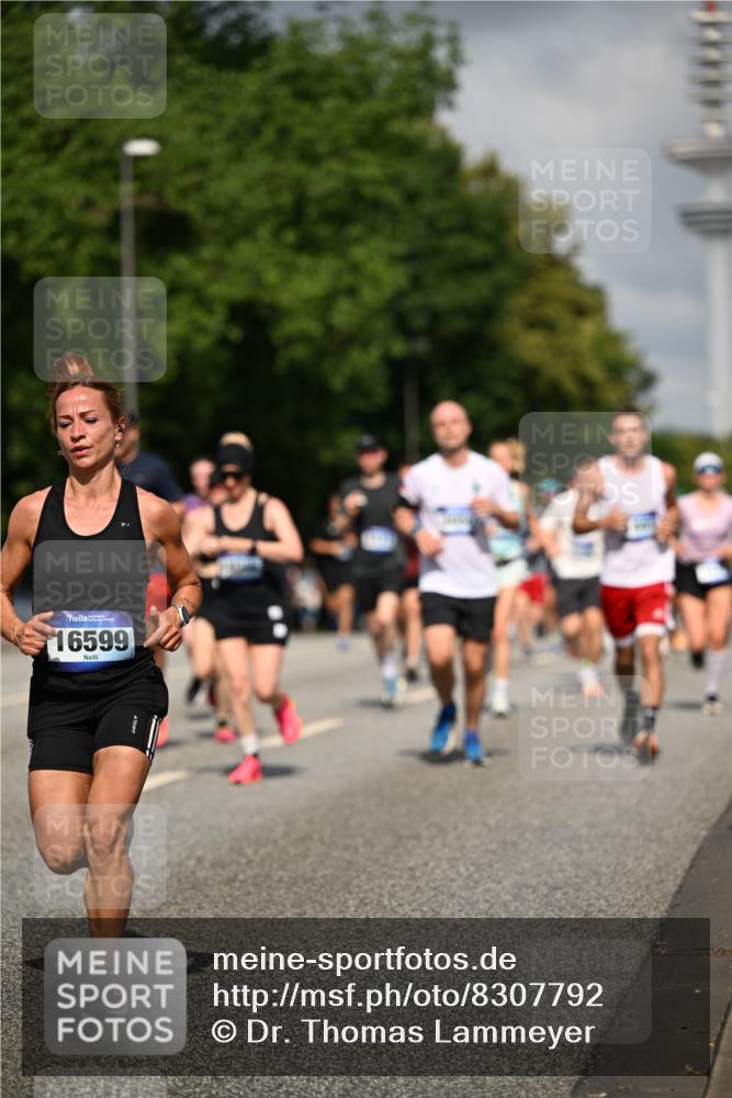 29.06.2025 - hella hamburg halbmarathon Dr. Thomas Lammeyer http://msf.ph/oto/8307792 29.06.2025 09:54:33 Kennedybrücke 1256, 1441, 1677, 1962, 2546, 2579, 3056, 3947, 4854, 4888, 4889, 4893, 5026, 5087, 5506, 5752, 5916, 6080, 6429, 6639, 6721, 6901, 7110, 7116, 7284, 7635, 8091, 8122, 8319, 8574, 8966, 9313, 9755, 9833, 10064, 10415, 10469 meine-sportfotos.de
