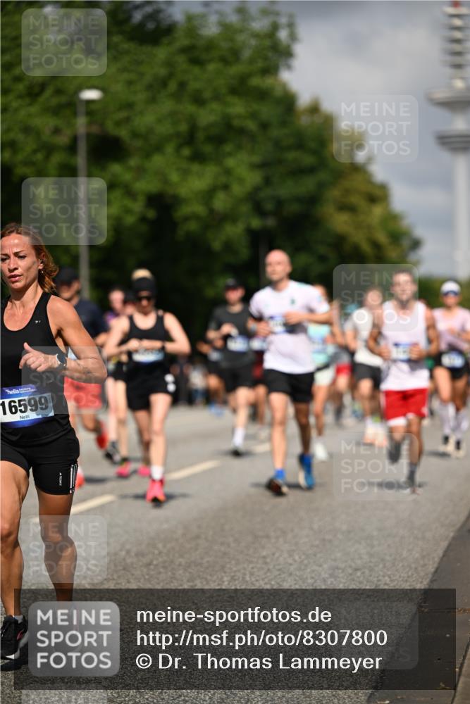 29.06.2025 - hella hamburg halbmarathon Dr. Thomas Lammeyer http://msf.ph/oto/8307800 29.06.2025 09:54:33 Kennedybrücke 1256, 1441, 1677, 1962, 2546, 2579, 3056, 3947, 4854, 4888, 4889, 4893, 5026, 5087, 5506, 5752, 5916, 6080, 6429, 6639, 6721, 6901, 7110, 7116, 7284, 7635, 8091, 8122, 8319, 8574, 8966, 9313, 9755, 9833, 10064, 10415, 10469 meine-sportfotos.de