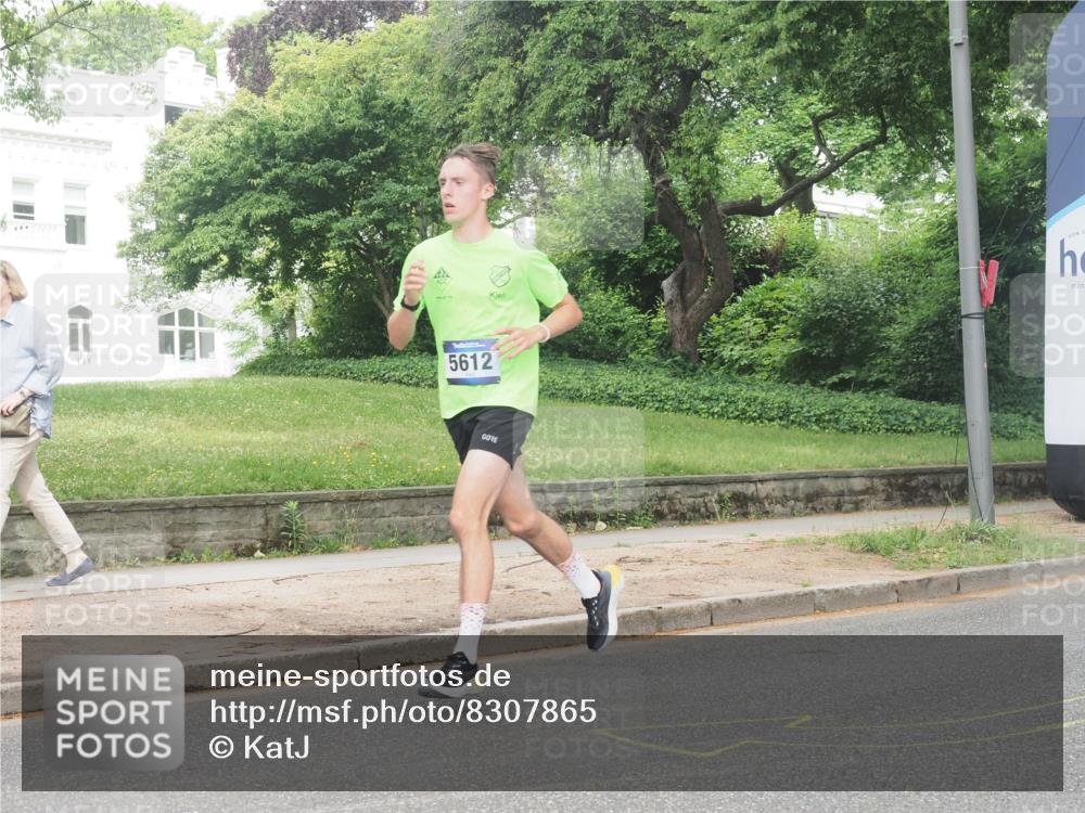 29.06.2025 - hella hamburg halbmarathon KatJ http://msf.ph/oto/8307865 29.06.2025 10:14:50 Zwischen KM18-KM19 5612 meine-sportfotos.de