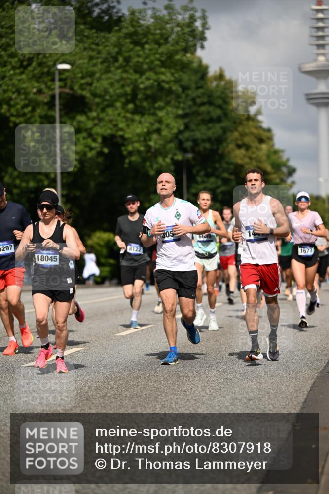 29.06.2025 - hella hamburg halbmarathon Dr. Thomas Lammeyer http://msf.ph/oto/8307918 29.06.2025 09:54:34 Kennedybrücke 1256, 1441, 1677, 1962, 2546, 2579, 3056, 3947, 4854, 4888, 4889, 4893, 5026, 5087, 5506, 5752, 5916, 6429, 6593, 6639, 6721, 6901, 7116, 7284, 7635, 8091, 8122, 8319, 8574, 8966, 9313, 9755, 9833, 10064, 10415, 10469 meine-sportfotos.de